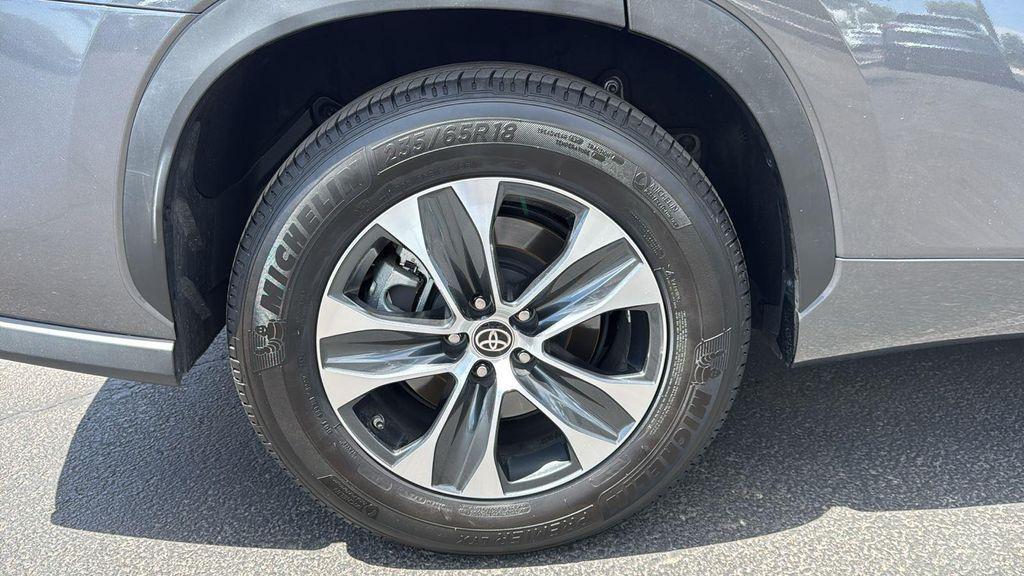 used 2024 Toyota Highlander car, priced at $37,988