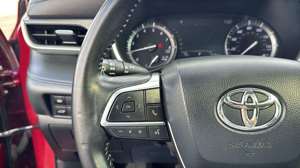 used 2020 Toyota Highlander car, priced at $26,988