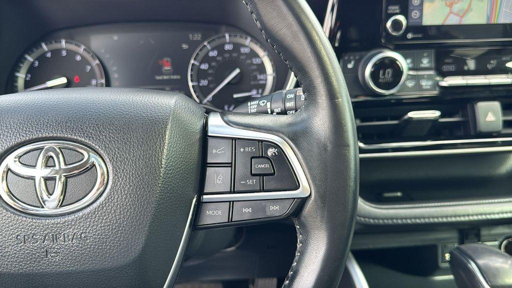 used 2020 Toyota Highlander car, priced at $26,988