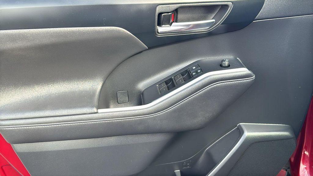 used 2020 Toyota Highlander car, priced at $26,988