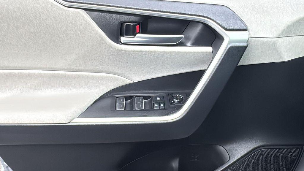 used 2025 Toyota RAV4 car, priced at $30,998
