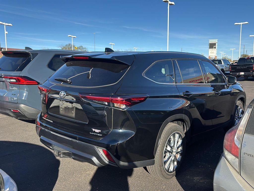 used 2024 Toyota Highlander car, priced at $43,481