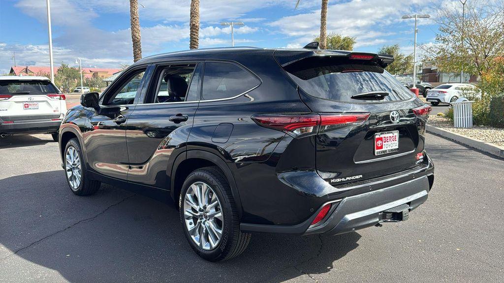 used 2024 Toyota Highlander car, priced at $42,988