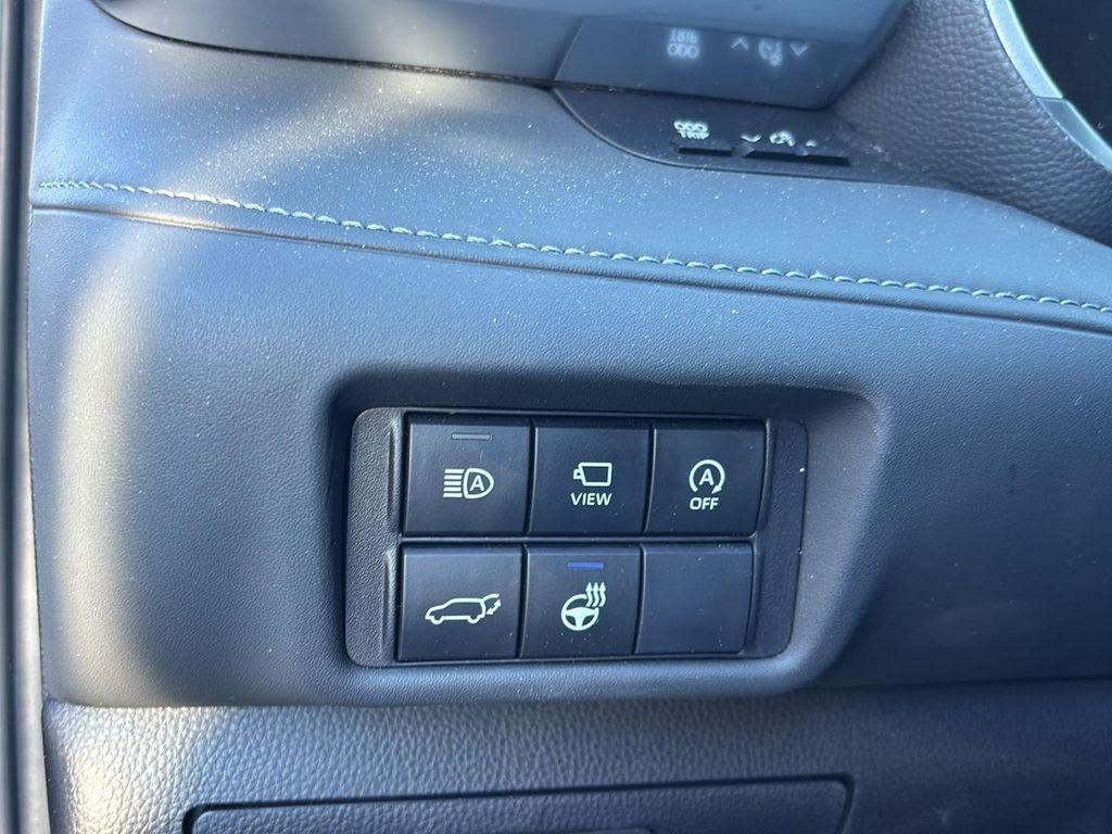 used 2024 Toyota Highlander car, priced at $43,481