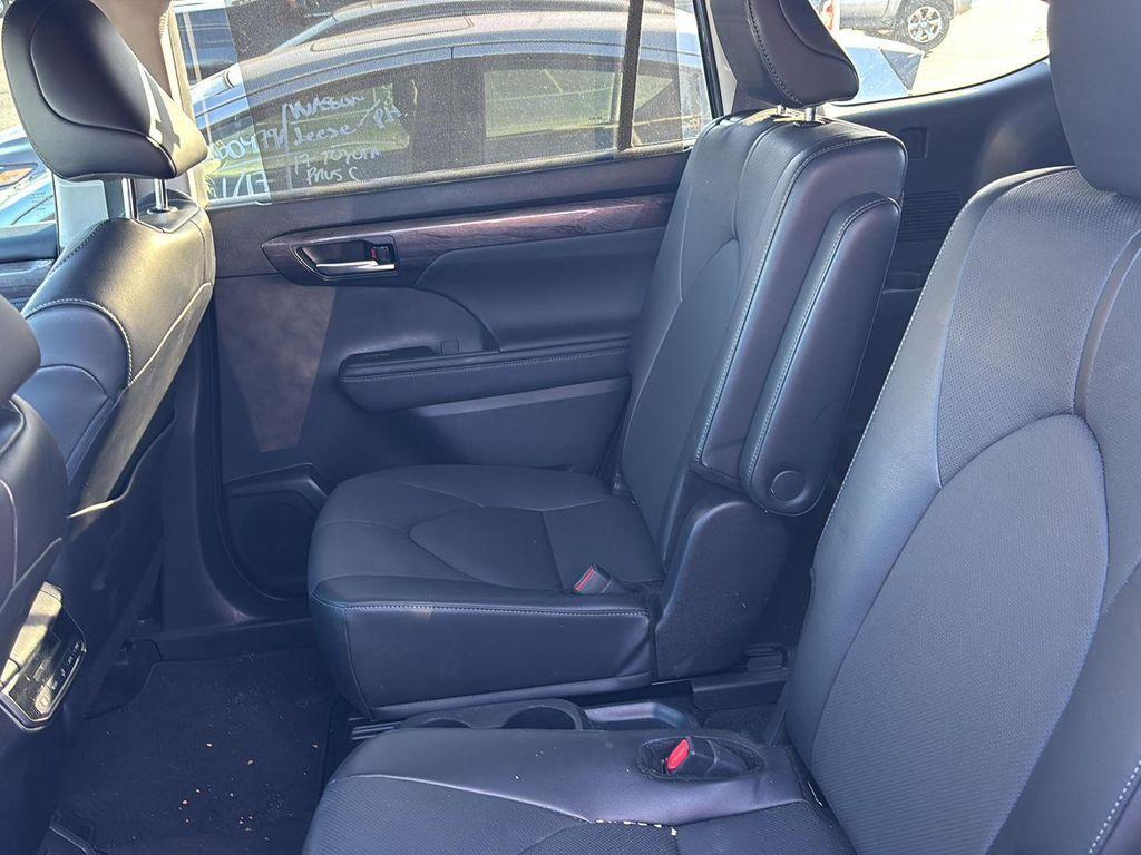 used 2024 Toyota Highlander car, priced at $43,481