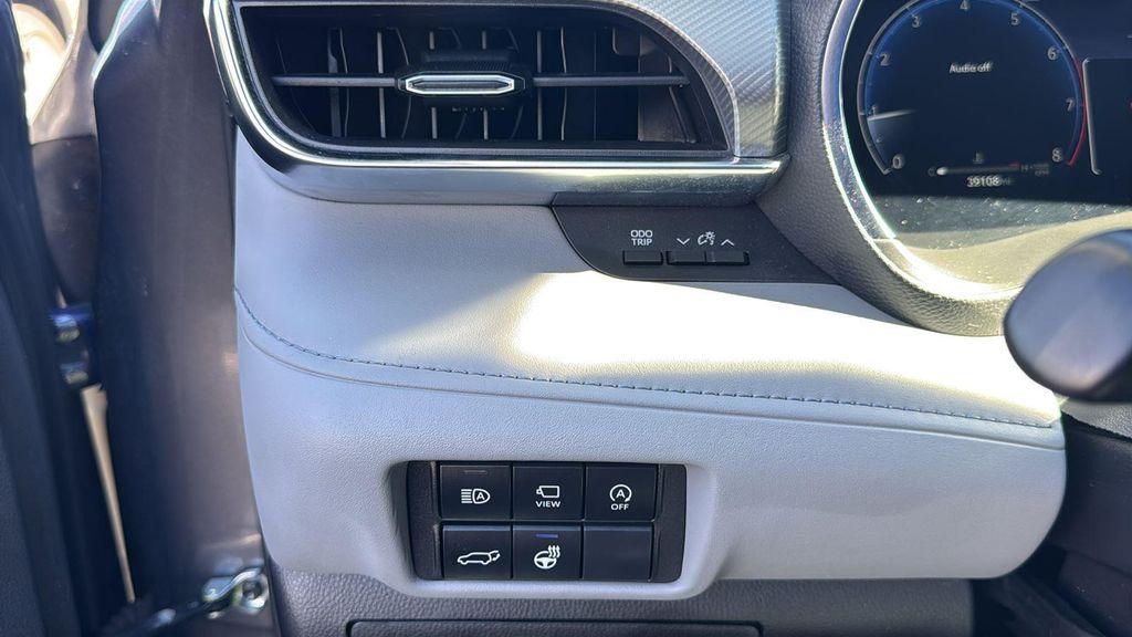 used 2023 Toyota Highlander car, priced at $37,988