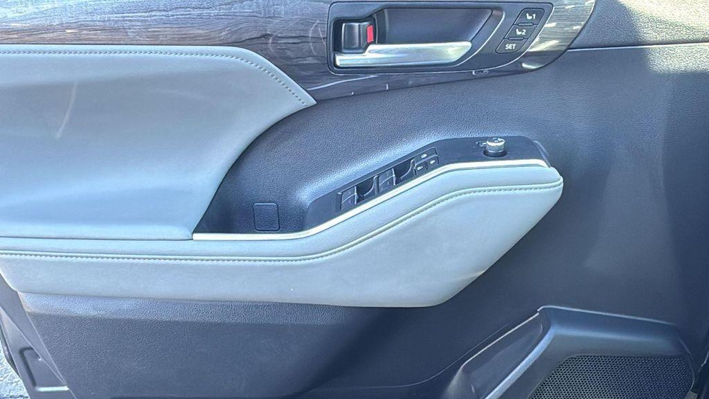 used 2023 Toyota Highlander car, priced at $37,988