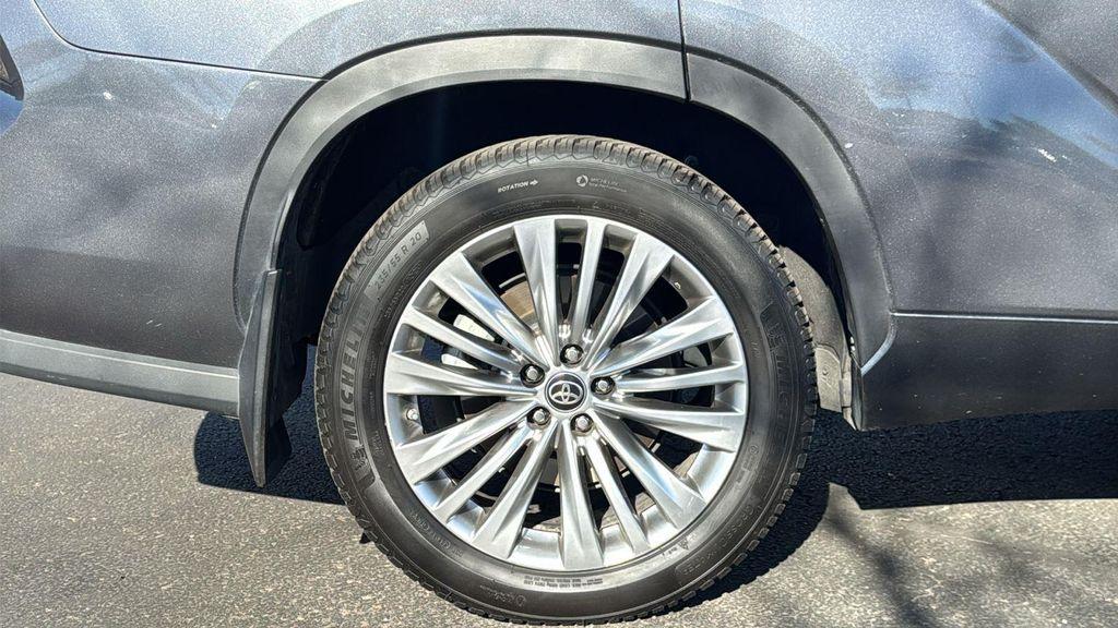 used 2023 Toyota Highlander car, priced at $37,988