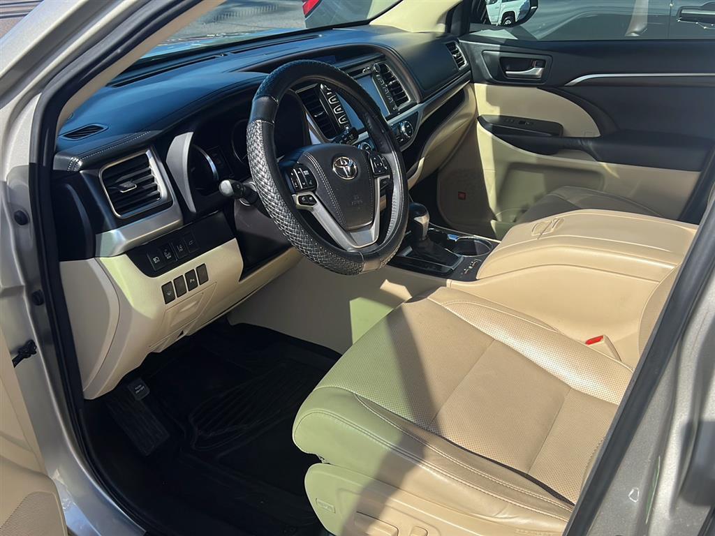 used 2016 Toyota Highlander car, priced at $17,881