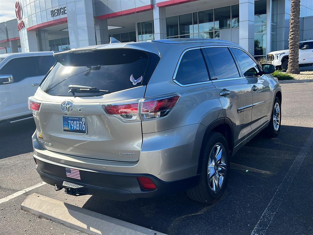 used 2016 Toyota Highlander car, priced at $17,881