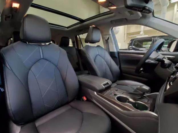 new 2026 Toyota Highlander Hybrid car, priced at $60,283