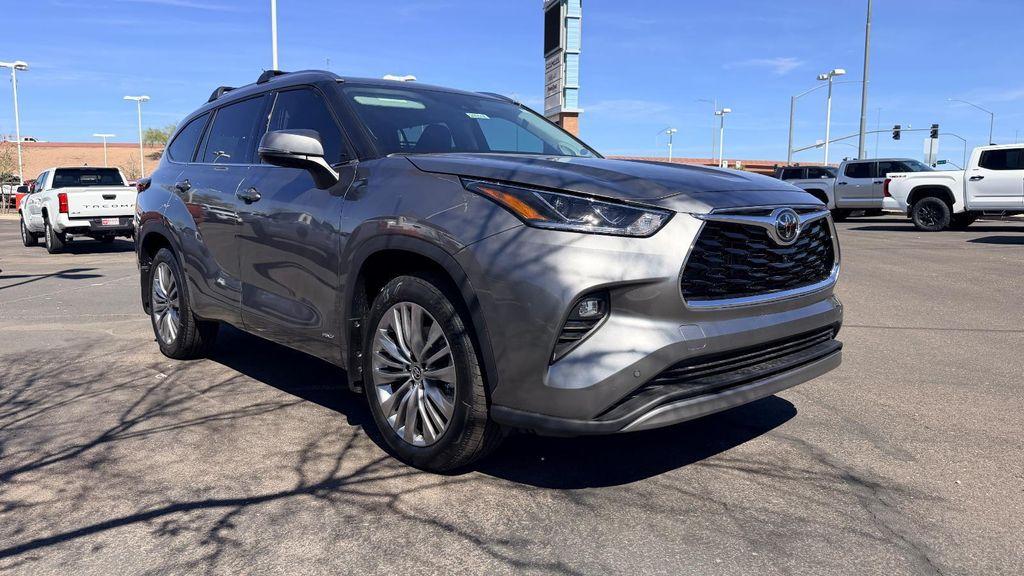 new 2026 Toyota Highlander Hybrid car, priced at $60,283