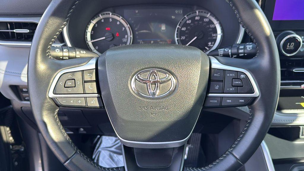 used 2024 Toyota Highlander car, priced at $41,988