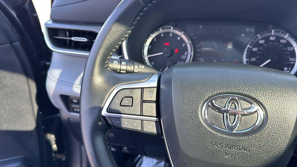 used 2024 Toyota Highlander car, priced at $41,988