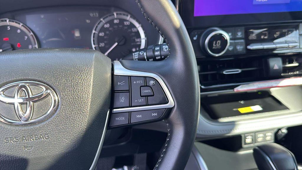 used 2024 Toyota Highlander car, priced at $41,988