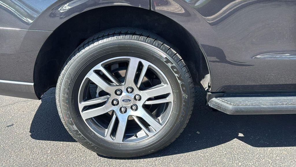 used 2024 Ford Expedition car, priced at $44,894