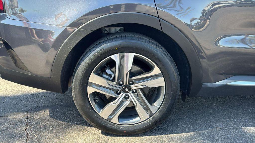 used 2023 Kia Sorento Hybrid car, priced at $25,329