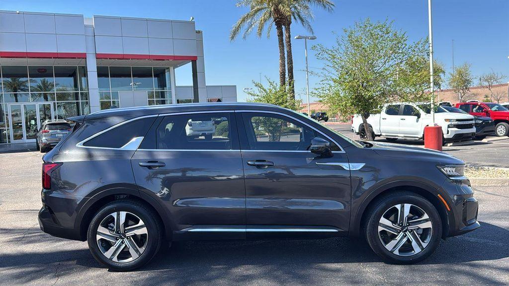 used 2023 Kia Sorento Hybrid car, priced at $25,329