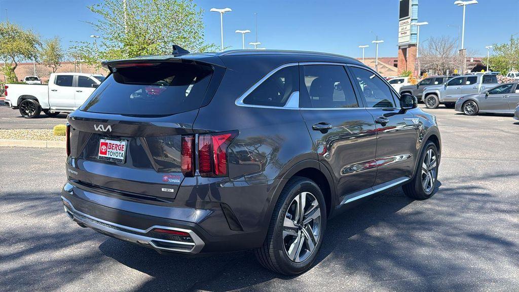 used 2023 Kia Sorento Hybrid car, priced at $25,329