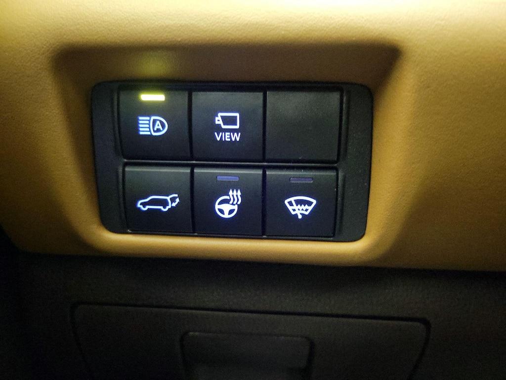 used 2022 Toyota Highlander car, priced at $34,998