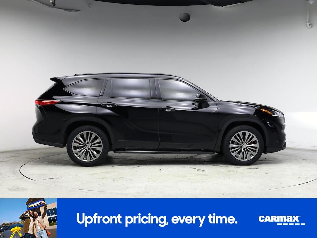 used 2022 Toyota Highlander car, priced at $34,998