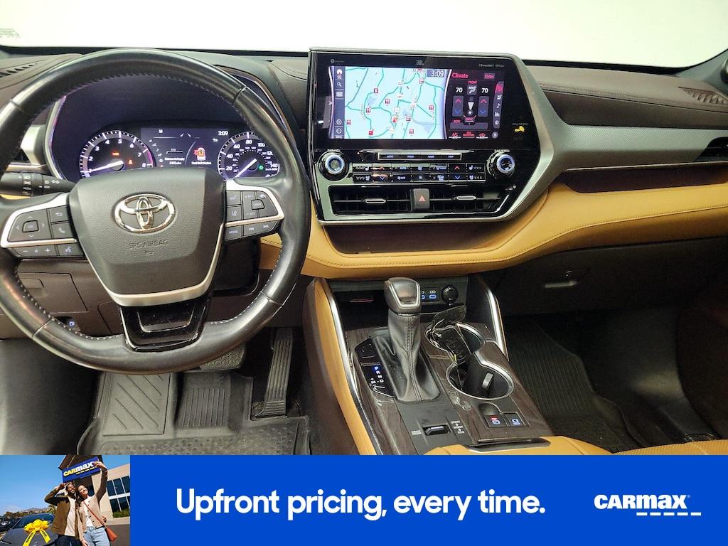 used 2022 Toyota Highlander car, priced at $34,998