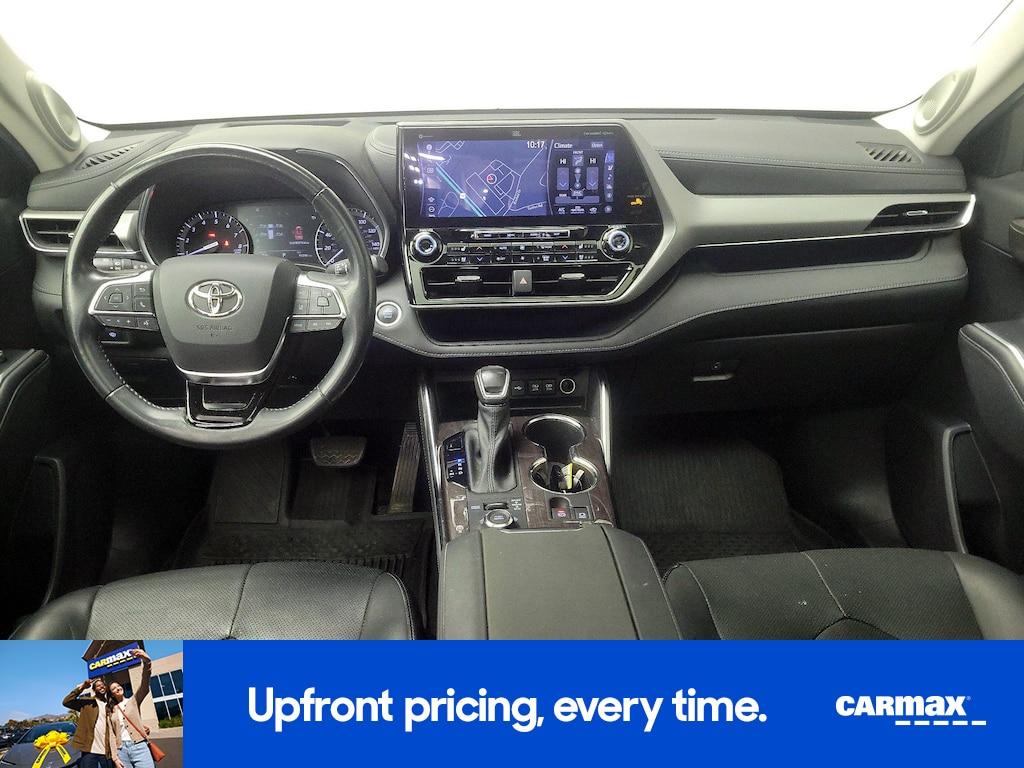 used 2021 Toyota Highlander car, priced at $30,998