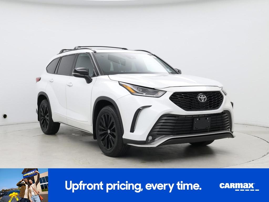 used 2023 Toyota Highlander car, priced at $40,998