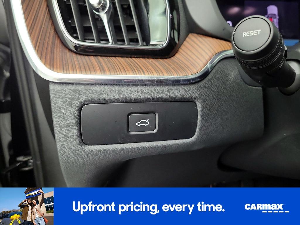 used 2024 Volvo XC60 car, priced at $39,998