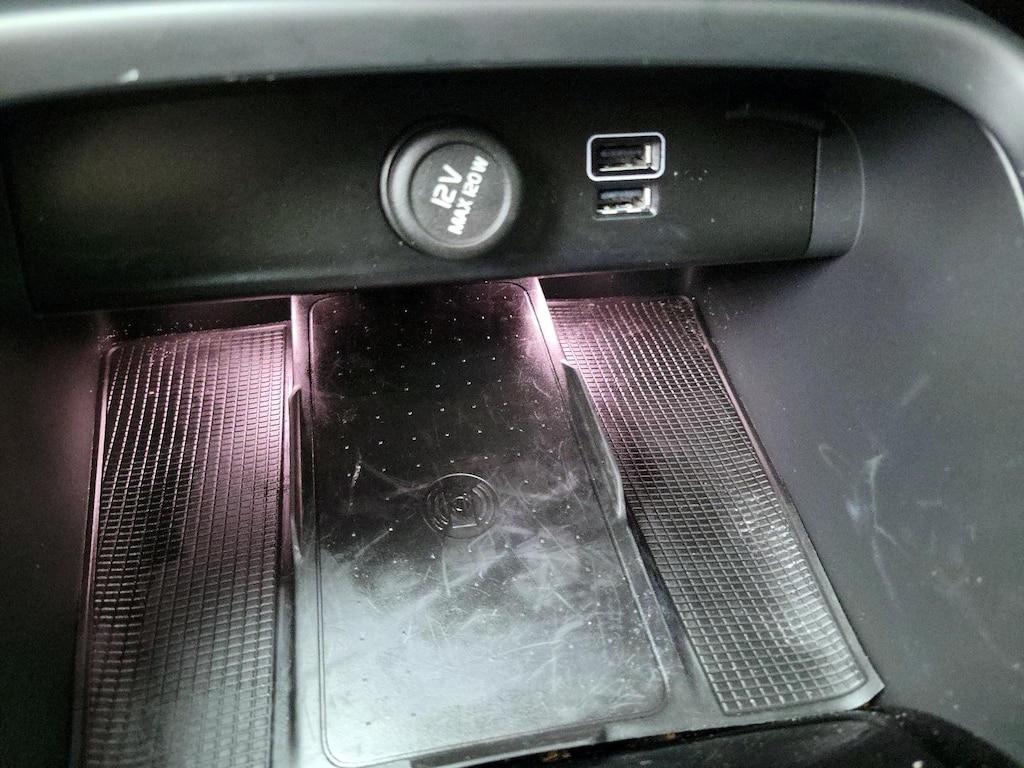 used 2022 Volvo XC40 car, priced at $24,998