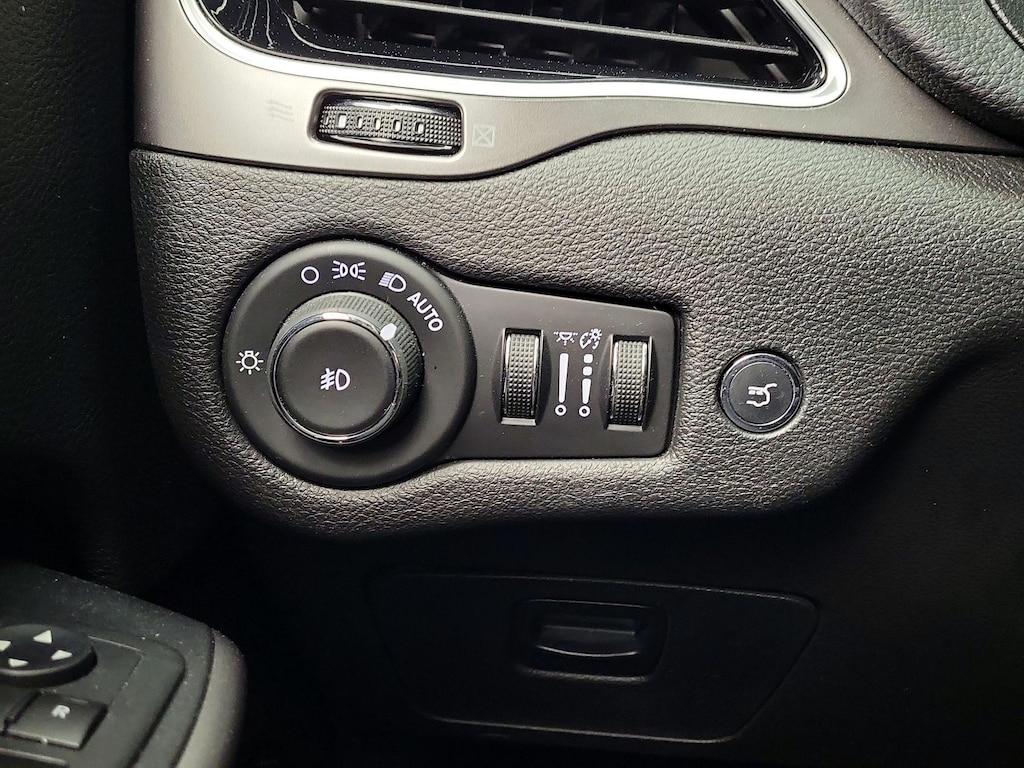 used 2019 Jeep Cherokee car, priced at $15,998