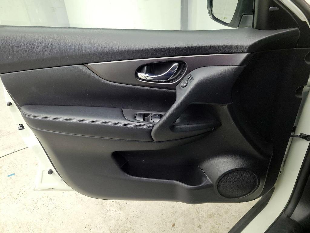 used 2016 Nissan Rogue car, priced at $13,998