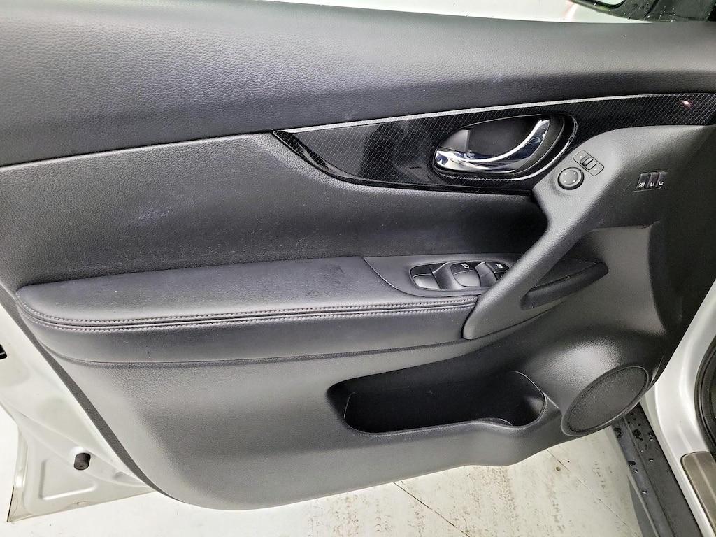 used 2019 Nissan Rogue car, priced at $16,998