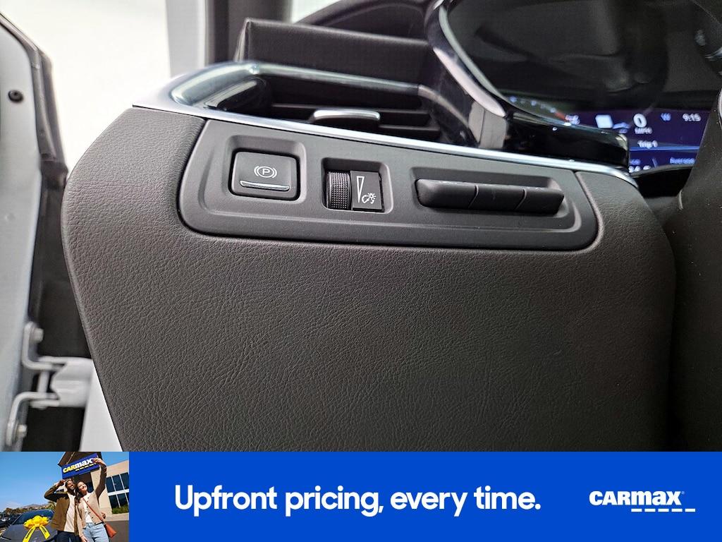 used 2023 Cadillac XT6 car, priced at $38,998