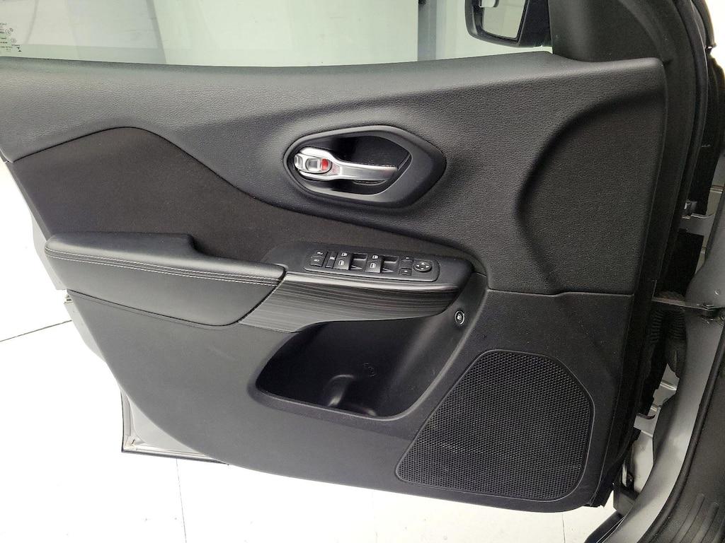 used 2015 Jeep Cherokee car, priced at $13,599