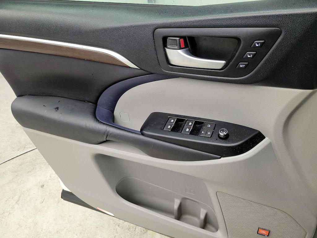 used 2015 Toyota Highlander car, priced at $24,998