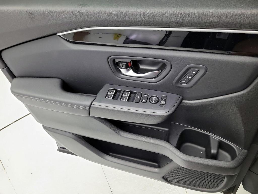 used 2025 Honda Pilot car, priced at $46,998