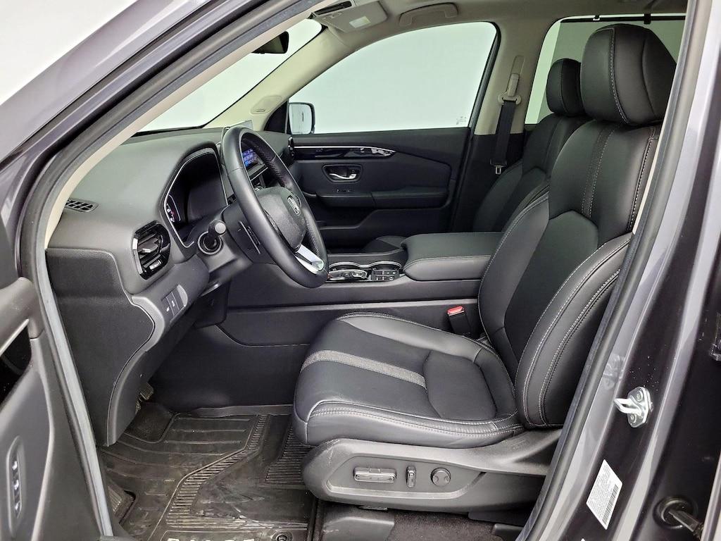 used 2025 Honda Pilot car, priced at $46,998