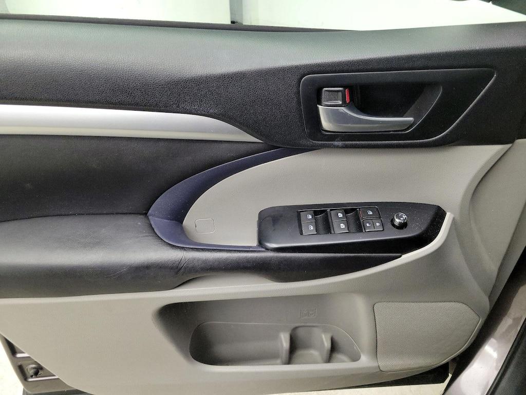 used 2016 Toyota Highlander car, priced at $19,998