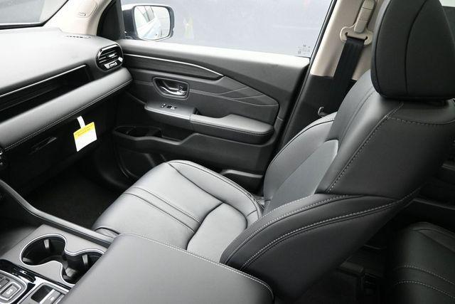 new 2026 Honda Pilot car, priced at $51,833