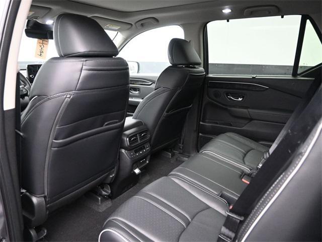 new 2025 Honda Pilot car, priced at $53,075
