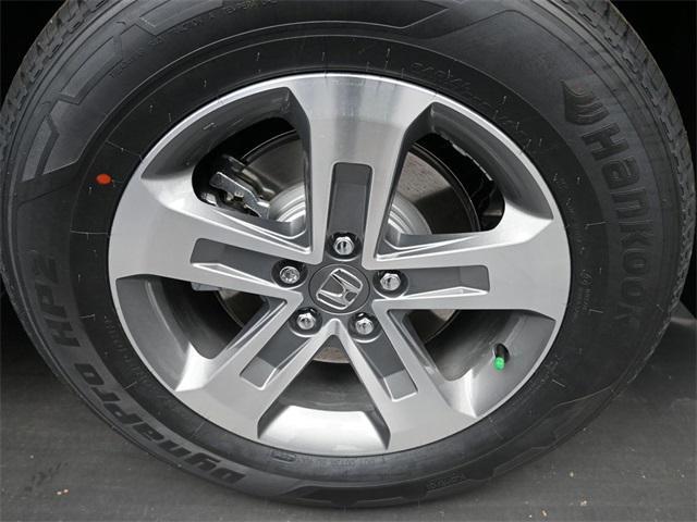 new 2025 Honda Pilot car, priced at $42,710