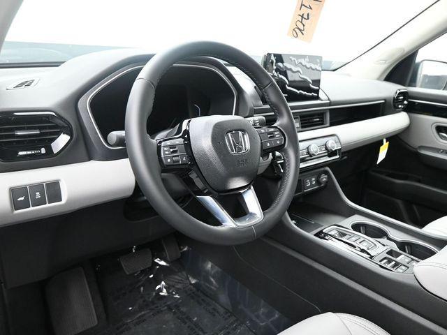 new 2025 Honda Pilot car, priced at $50,930