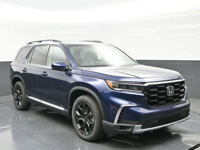 new 2025 Honda Pilot car, priced at $50,930