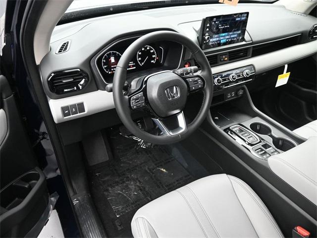new 2025 Honda Pilot car, priced at $48,730