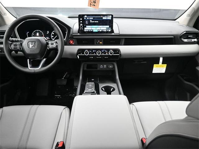 new 2025 Honda Pilot car, priced at $48,730