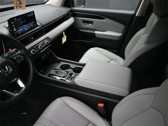 new 2025 Honda Pilot car, priced at $48,730