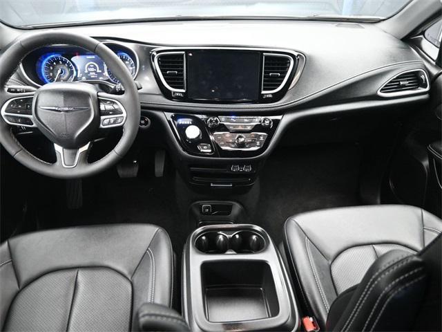 used 2025 Chrysler Pacifica car, priced at $35,450