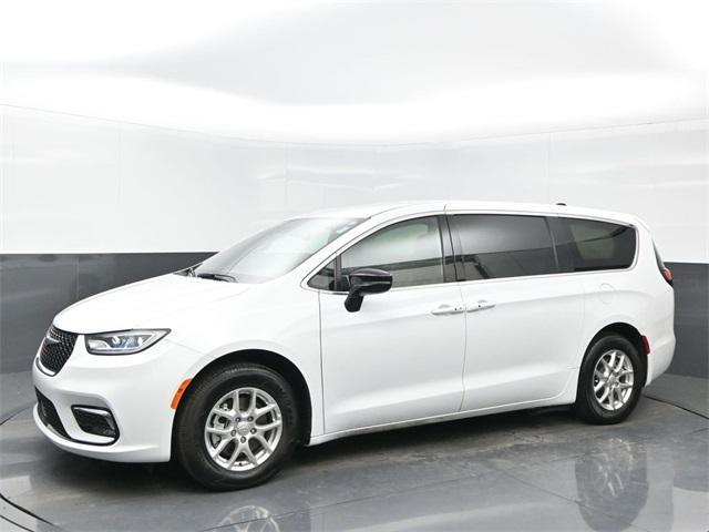 used 2025 Chrysler Pacifica car, priced at $35,450