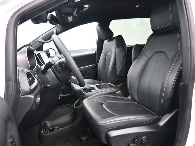 used 2025 Chrysler Pacifica car, priced at $35,450